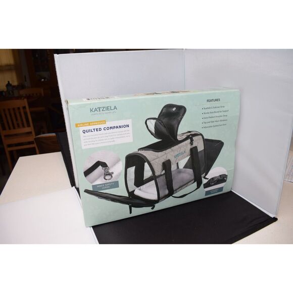 Pet Carrier Airline Approved Size Medium Quilted Companion Weight up to 16 Lbs. - Picture 1 of 3